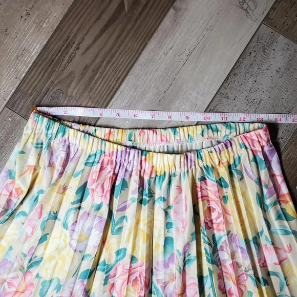 Urban Outfitters Vintage NWOT Pastel Pleated Floral Elastic Waist Pull-On Skirt - Picture 8 of 8